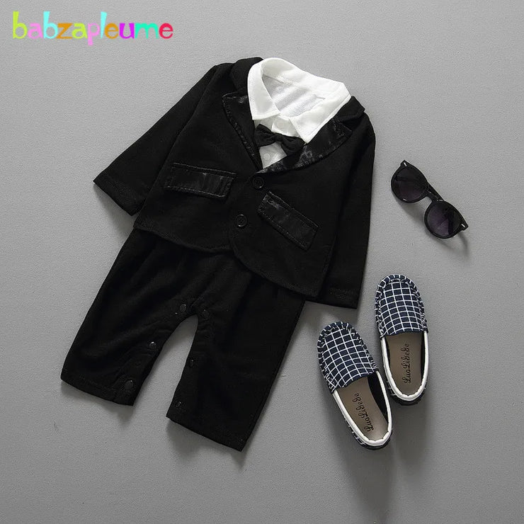 "Newborn baby boy's 2-piece spring/autumn outfit